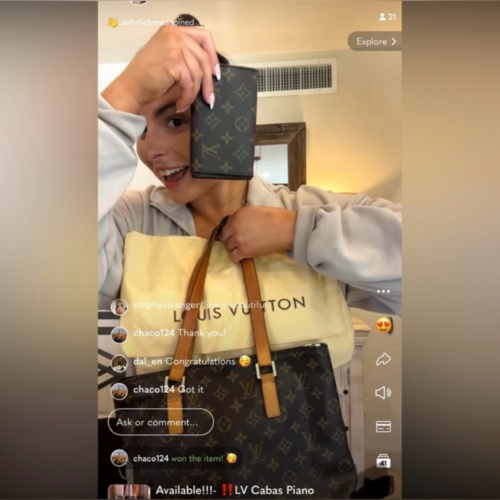 MY LIVE POSH SHOW!🎉Like to be notified when I go live!💖 - Picture 3 of 16